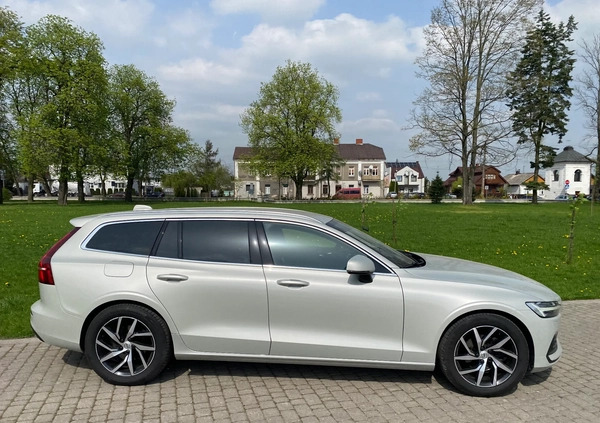 Volvo V60 cena 85900 przebieg: 178500, rok produkcji 2019 z Buk małe 211